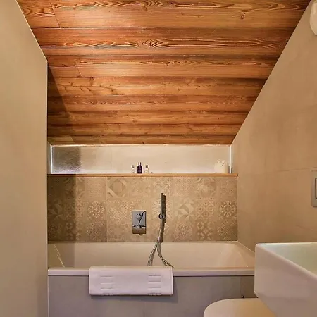 Kreuzneg Chalet Charming Alpine Escape With Scenic Views Chalet